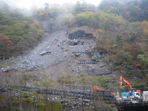 H30馬返崩壊地対策工事