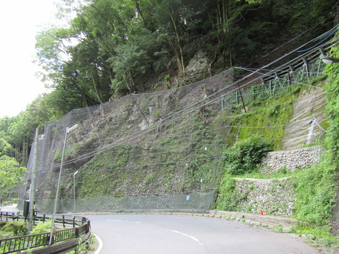 道路災害防除工事（31西の4）