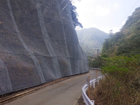 令和2年度 道路災関第01－1号 県道田代八重綾線 16.7km地点 道路防災工事