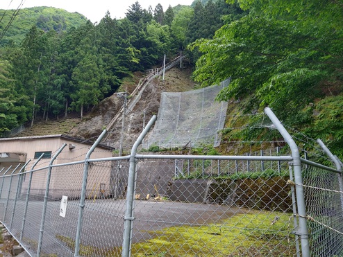 湯島発電所水圧鉄管周辺法面対策工事